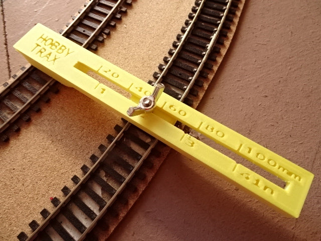 Adjustable track spacer alignment tool N, TT and H0/00 gauge