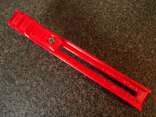 Adjustable track spacer alignment tool N, TT and H0/00 gauge